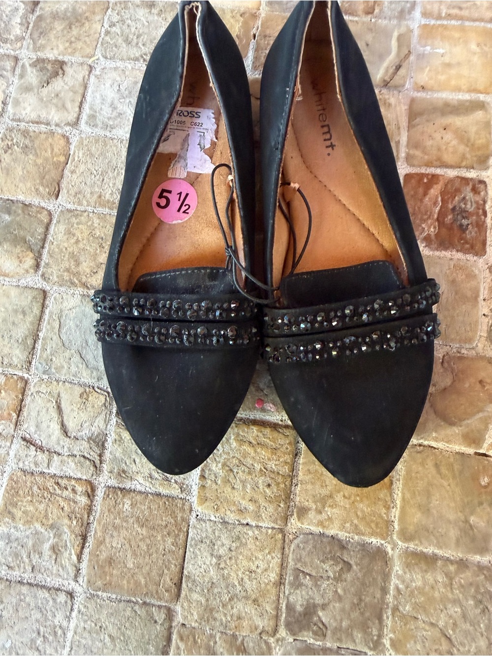 Women’s Black Embellished Pointed-Toe Flats - Picture 5 of 5
